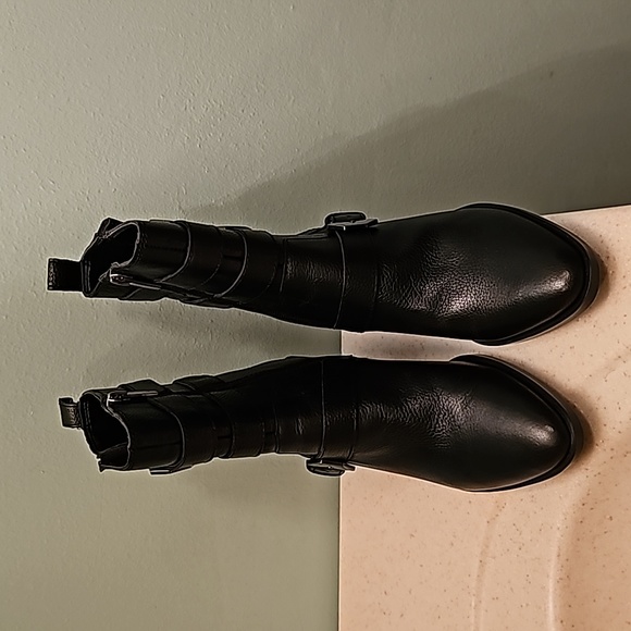 Vince Camuto Leather Mid-Shaft Boots. BNWT. Never worn. - Picture 4 of 10